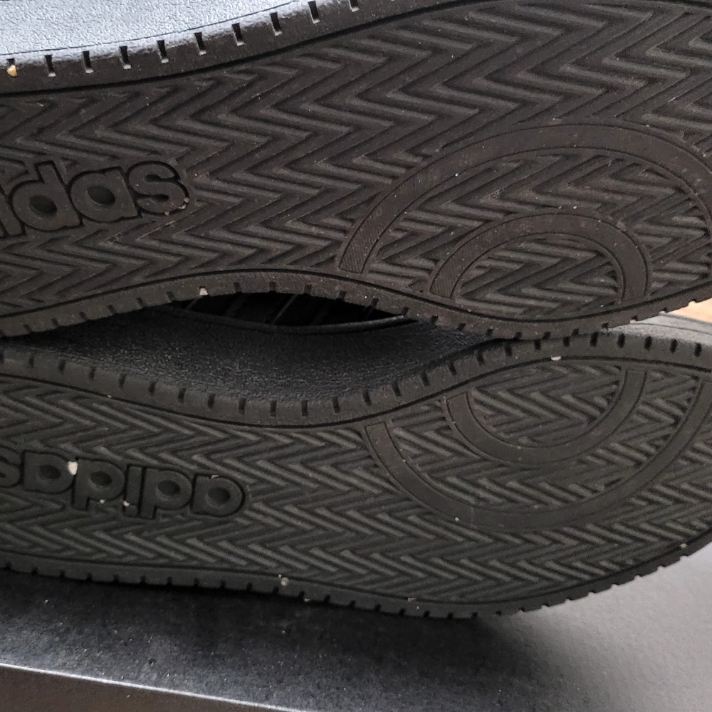 Mens adidas shoes 10